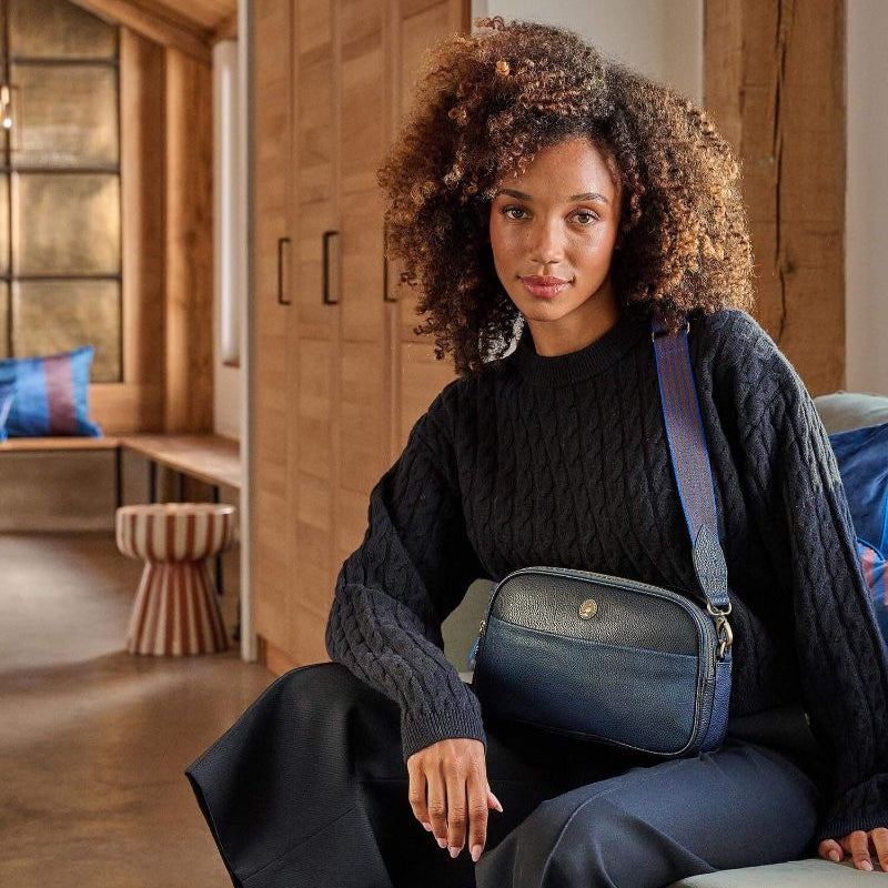 Frida / Cross Body Bag / Medium / MOQ 1