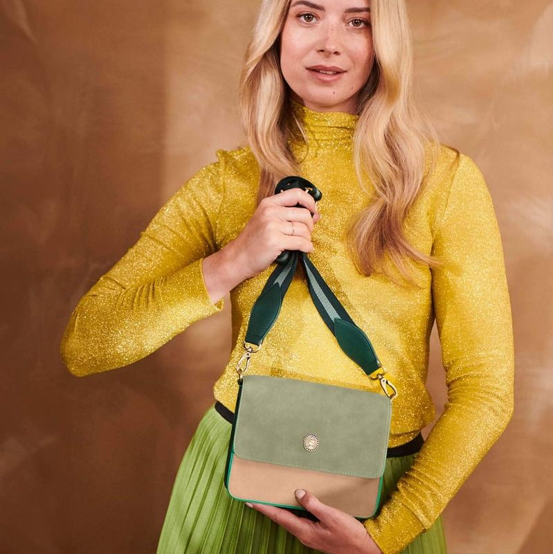 Fenna / Cross Body Flap Small / MOQ 1