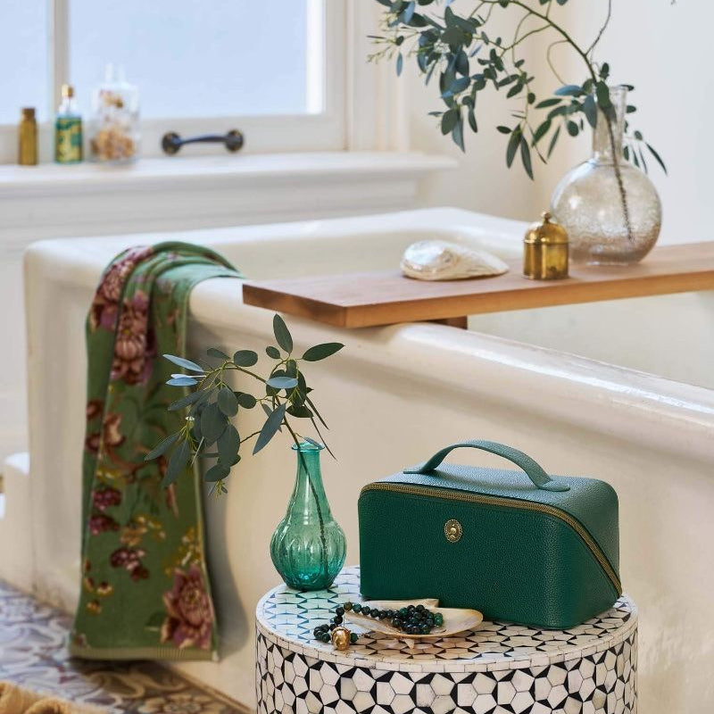 Cyrille / Cosmetic Bag Medium / MOQ 1