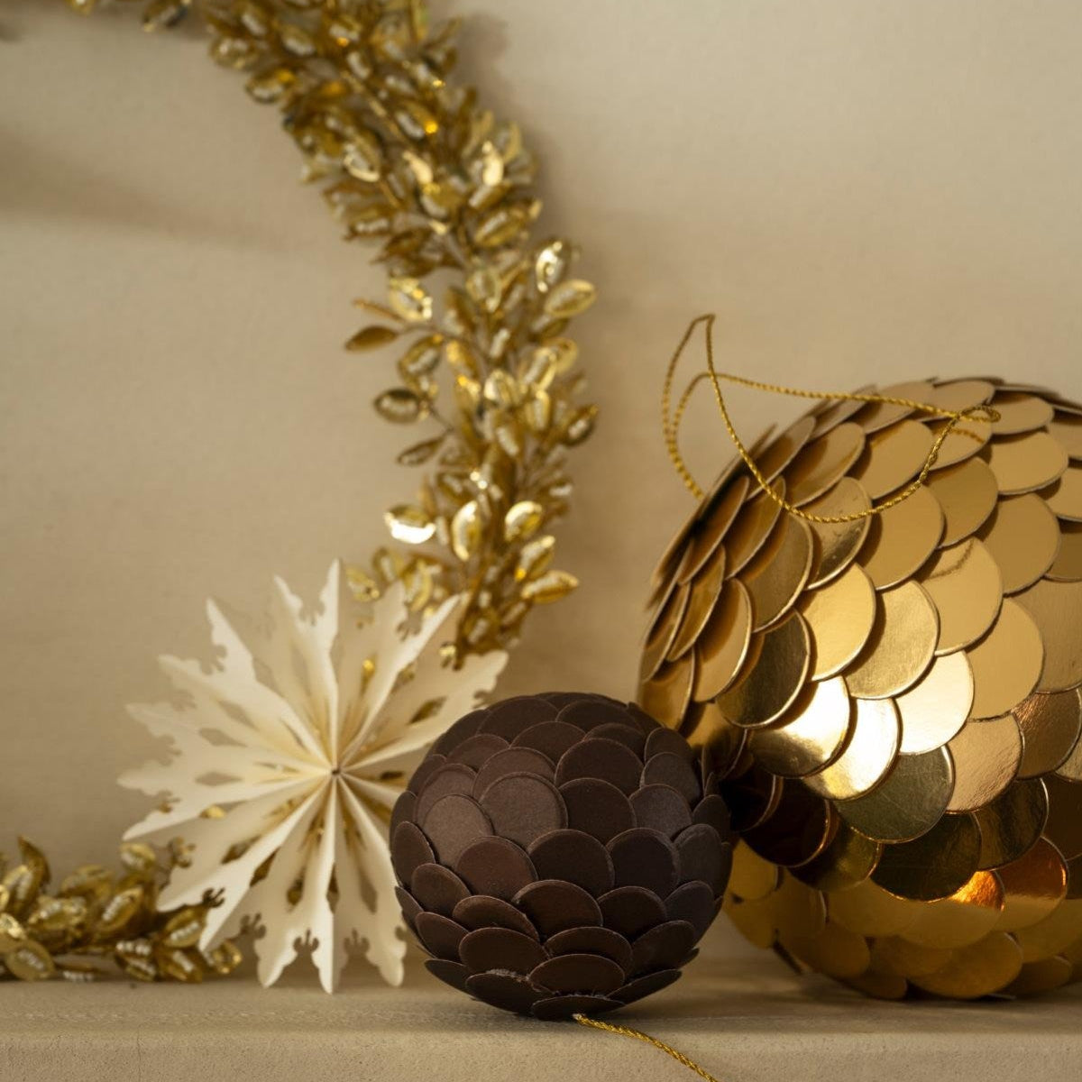 vtwonen / Christmas Balls Paper  / MOQ 2-3