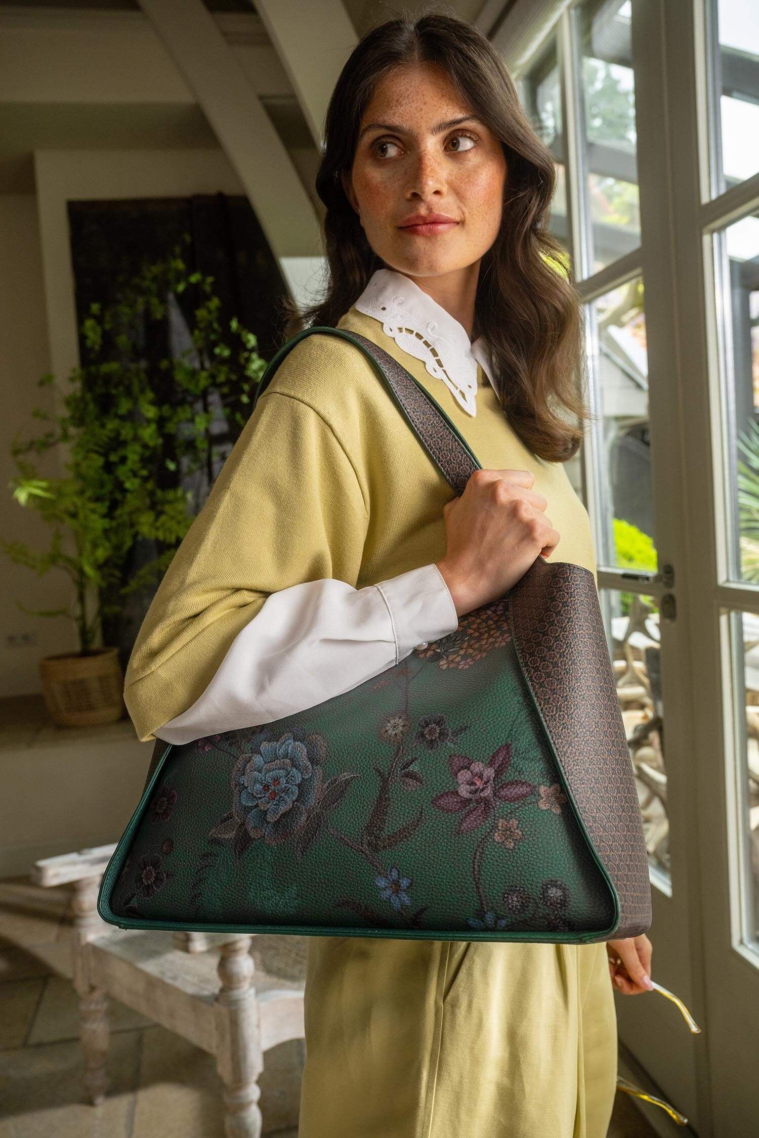 Filou / Shoulder Bag Large / MOQ 1