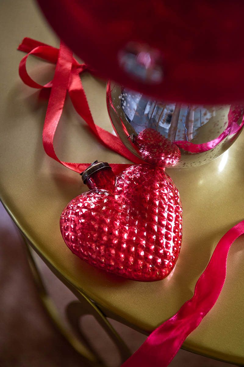 Glass Ornament / MOQ 4